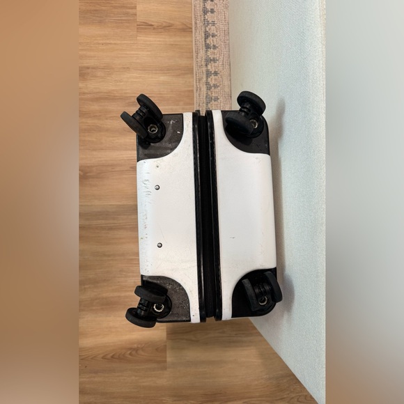 AWAY The Bigger Carry On Suitcase - Picture 11 of 14